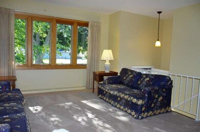 3302 Kingfisher Ln E, Rolling Meadows, IL 60008 - photo 2