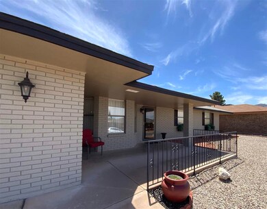 406 Sundial Ave, Alamogordo, NM 88310 - photo 2