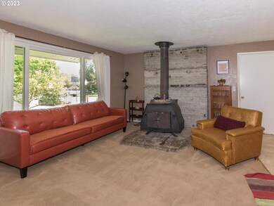 906 SW 14th St, Troutdale, OR 97060 - photo 7