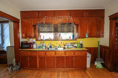 25 Trinity St, Claremont, NH 03743 - photo 4