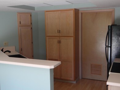 Locbury5859-5