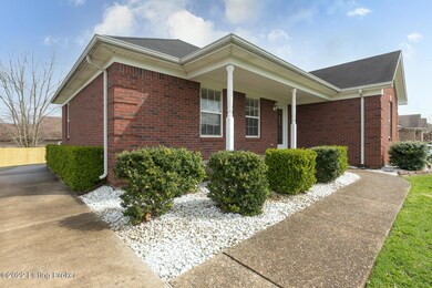 208 Farmview Dr, Mount Washington, KY 40047 - photo 5
