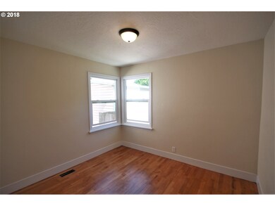 499 NW 3rd Ave, Canby, OR 97013 - photo 6