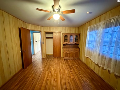 508 E Lyon St, Lyons, KS 67554 - photo 7