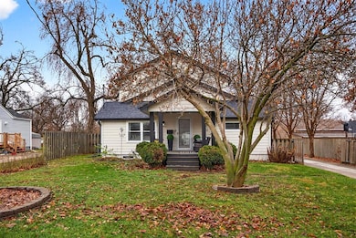 1220 Vine St, West Des Moines, IA 50265 - photo 2