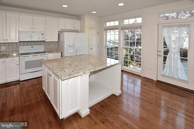 9062 Tanyard Ln, Lorton, VA 22079 - photo 3