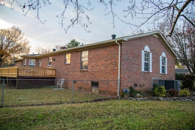 103 Hilltop Dr, Shelbyville, TN 37160 - photo 4