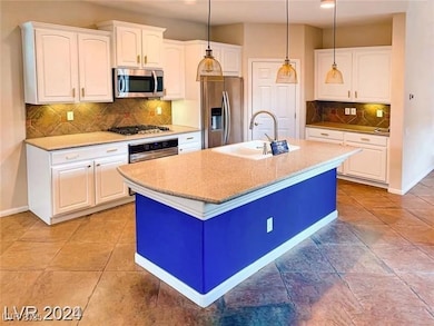 10487 Howling Coyote Ave, Las Vegas, NV 89135 - photo 4