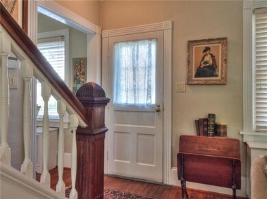 533 Thomas St, Stroudsburg, PA 18360 - photo 3