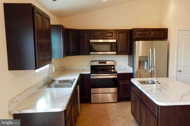 499 Warner Ln, Hedgesville, WV 25427 - photo 5