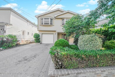 248 Abingdon Ave, Staten Island, NY 10308 - photo 2