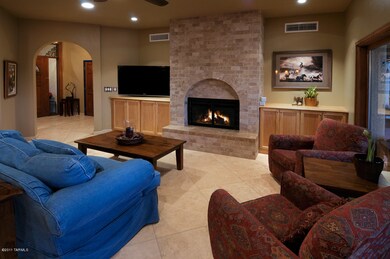 Family Room w/ fireplace