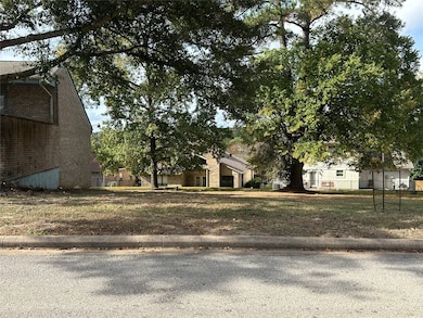 654 Cherry Hills Dr, Huntsville, TX 77340 - photo 2