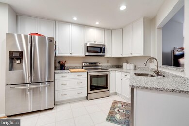 8317 Duck Hawk Way unit 73, Lorton, VA 22079 - photo 7