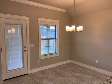 928 Sugar Pine St, Tontitown, AR 72762 - photo 6