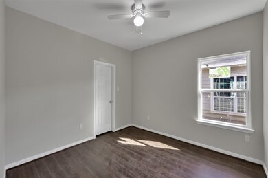 7110 Shotwell St, Houston, TX 77028 - photo 5