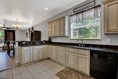 6818 Dickinson Dr, Sebring, FL 33872 - photo 3