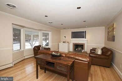 11300 Woodland Dr, Lutherville Timonium, MD 21093 - photo 3