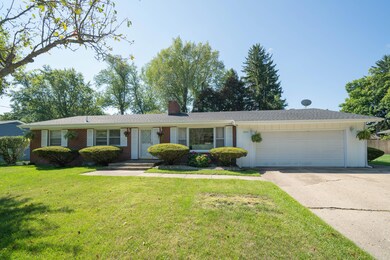 3329_Meadow_Croft_Ave_02