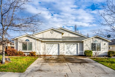 562 Negas Lp, Redmond-11
