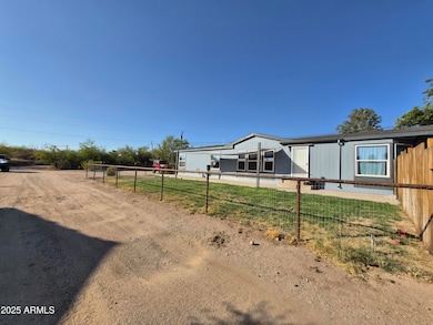 51033 N Mockingbird Rd, Wickenburg, AZ 85390 - photo 4