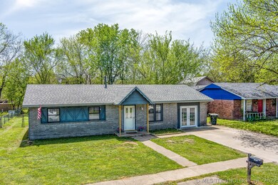 222 E Forest St, Skiatook, OK 74070 - photo 2