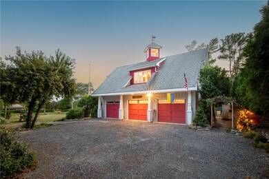 125 Touisset Rd, Warren, RI 02885 - photo 2