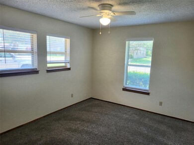 1506 La Salle Dr, Sherman, TX 75090 - photo 5