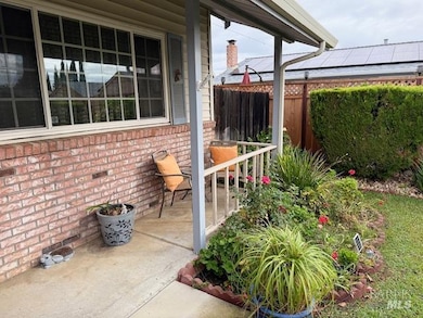 221 Livingston Ave, Vacaville, CA 95687 - photo 2