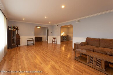 404Steuben Living rm 2