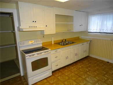 211 E Main St unit 211-B, Pen Argyl, PA 18072 - photo 3