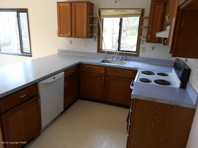 112 Mount Laurel Ln, Dingmans Ferry, PA 18328 - photo 3