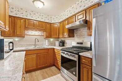 2 Surcingle, Albany, NY 12205 - photo 5