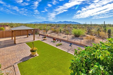 Spacious Backyard Backs Desert Common Ar