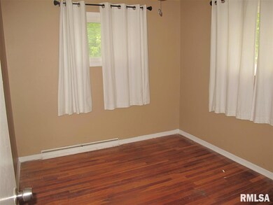 1232 Meadow Lane Dr, Bettendorf, IA 52722 - photo 7