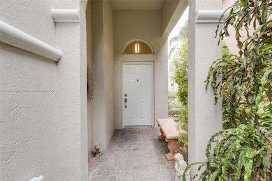 1526 E Lake Ct, Hollywood, FL 33020 - photo 4