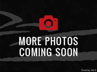 10 Aspen Ct, Coram, NY 11727 - photo 7