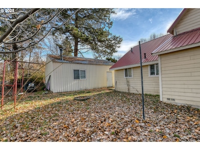 309 S Water St, Weston, OR 97886 - photo 6