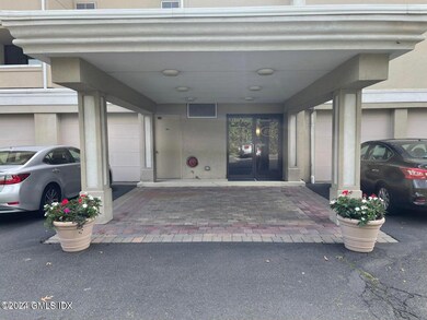 Greenwich Green unit 101, Old Greenwich, CT 06870 - photo 3