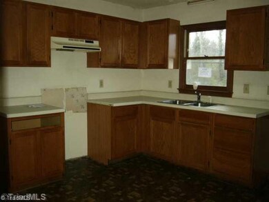 207 Kersey Dr, Archdale, NC 27263 - photo 3