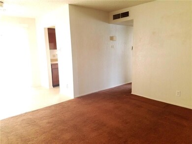 10701 Forest Ridge Ln unit B, El Paso, TX 79935 - photo 5