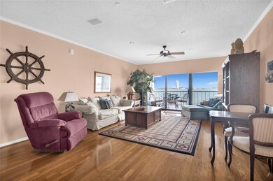 Huge family room with views of the lake from the k