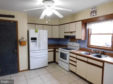 234 W Elm St, Tamaqua, PA 18252 - photo 3