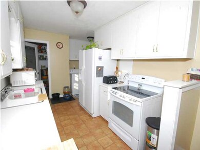 Clean & Bright Kitchen