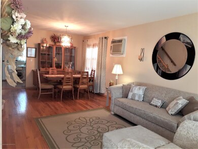 131 Buffalo St, Staten Island, NY 10306 - photo 5