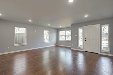 8321 Venus St, Houston, TX 77088 - photo 4