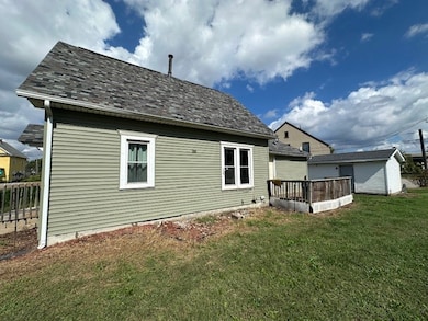 803 N St SW, Cedar Rapids, IA 52404 - photo 2