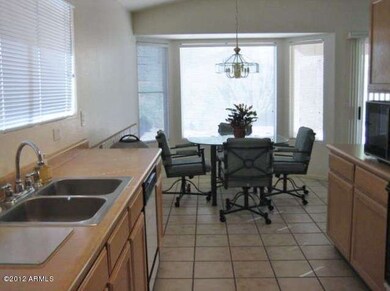 6922 Medina Dining area (638x476)