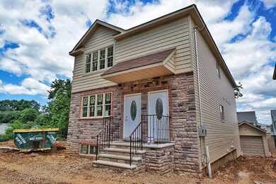 31 Howe St, Staten Island, NY 10310 - photo 2