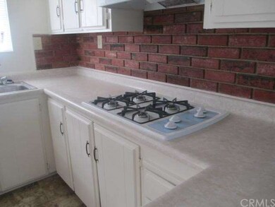 13916 Tam o Shanter Dr, Victorville, CA 92395 - photo 4